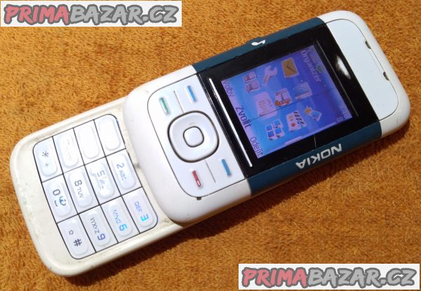 Vysouvací Nokia 5200 - funkční s dvěma nedostatky!!! Vysouvací Nokia 5200 - funkční s dvěma nedostatky!!!