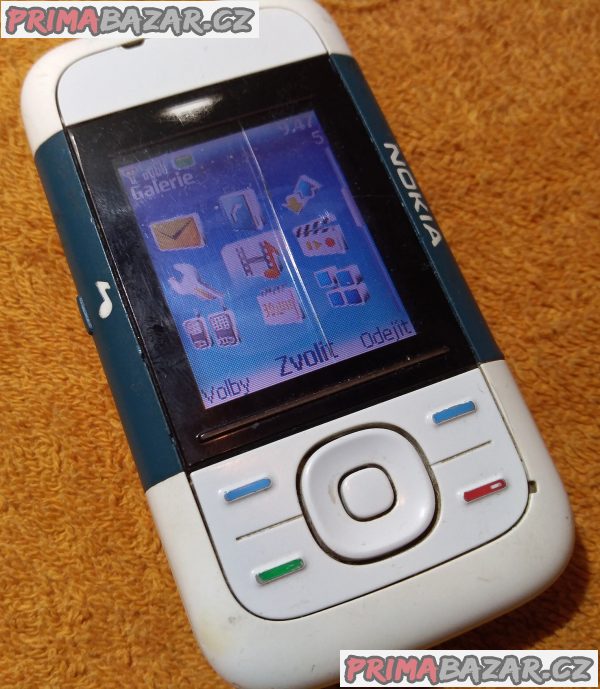 Vysouvací Nokia 5200 - funkční s dvěma nedostatky!!! Vysouvací Nokia 5200 - funkční s dvěma nedostatky!!!