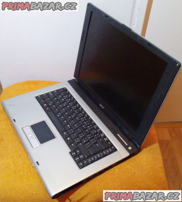 Notebook ACER Aspire 3000 - k opravě nebo na náhradní díly. Notebook ACER Aspire 3000 - k opravě nebo na náhradní díly.