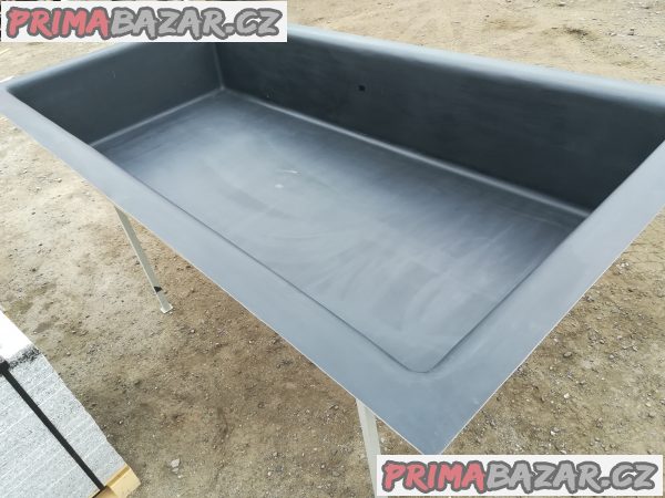 Obdélníková sklolaminátová nádoba 70x140 H-35 cm. Doprava zdarma na území ČR Obdélníková sklolaminátová nádoba 70x140 H-35 cm. Doprava zdarma na území ČR