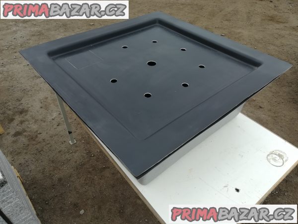 Čtvercová sklolaminátová nádoba 100 x 100cm H-35 cm + Víko na laminátovou fontánovou nádrž 100x100cm 400kg Čtvercová sklolaminátová nádoba 100 x 100cm H-35 cm + Víko na laminátovou fontánovou nádrž 100x100cm 400kg