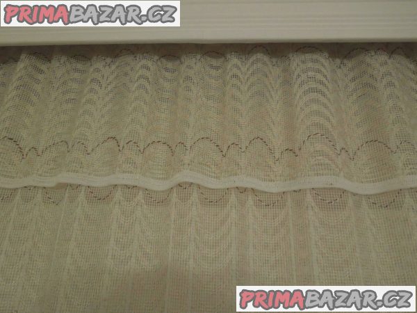 Záclona exkluzivní s volánem v.265 x š.185 cm + 40 háčků Záclona exkluzivní s volánem v.265 x š.185 cm + 40 háčků