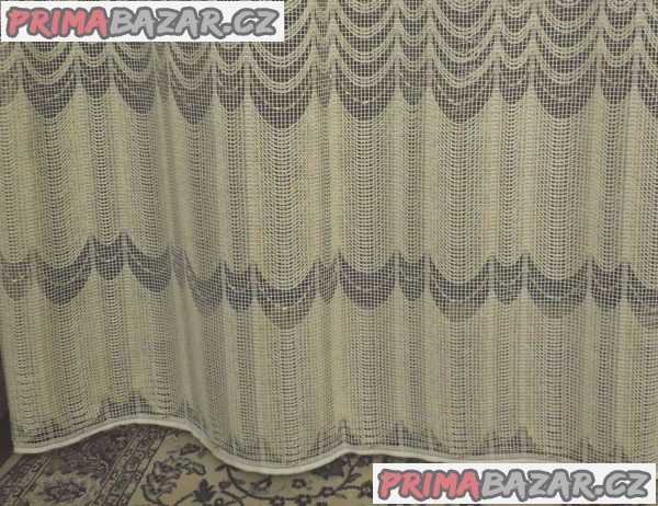Záclona exkluzivní s volánem v.265 x š.185 cm + 40 háčků Záclona exkluzivní s volánem v.265 x š.185 cm + 40 háčků