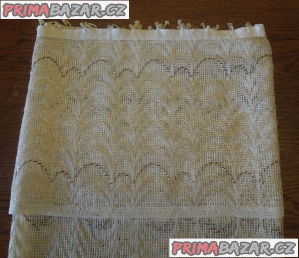 Záclona exkluzivní s volánem v.265 x š.185 cm + 40 háčků Záclona exkluzivní s volánem v.265 x š.185 cm + 40 háčků