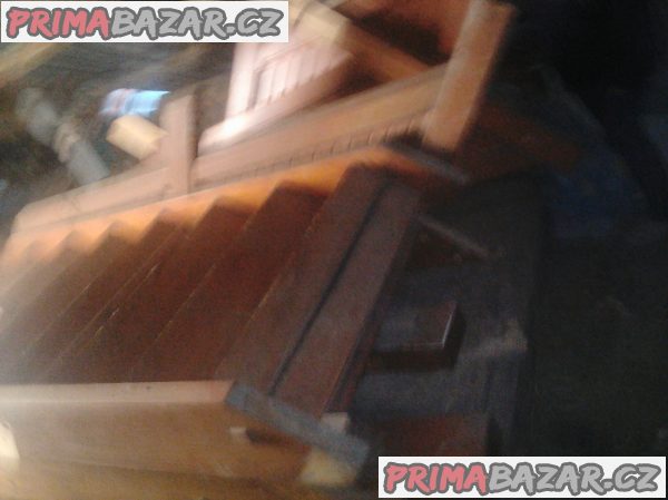 Staré dřevěné schody Staré dřevěné schody