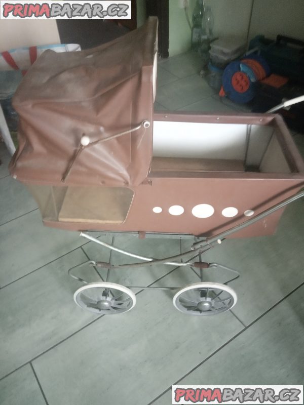 Kočárek pro panenky rok 1963 Kočárek pro panenky rok 1963