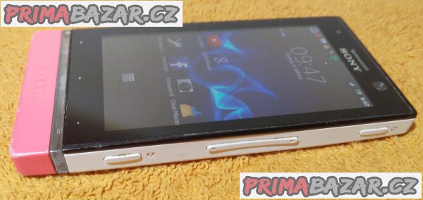 Sony Xperia U - velice hezký + 4 DÁRKY!!! Sony Xperia U - velice hezký + 4 DÁRKY!!!