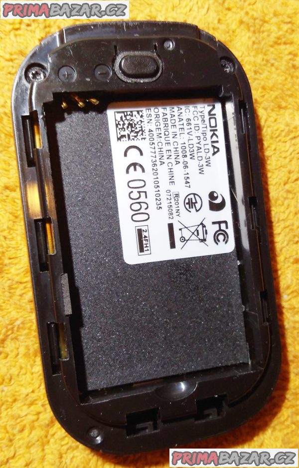 Bezdrátový externí GPS přijímač NOKIA LD-3W. Bezdrátový externí GPS přijímač NOKIA LD-3W.