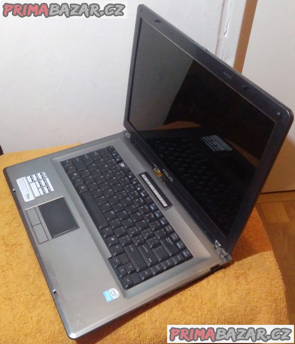 Notebook ASUS X51R - na náhradní díly nebo k opravě. Notebook ASUS X51R - na náhradní díly nebo k opravě.