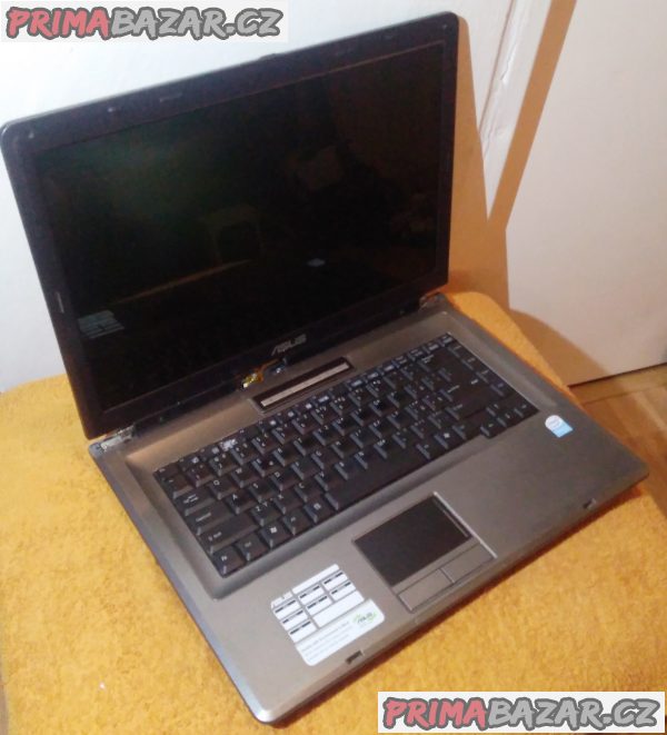 Notebook ASUS X51R - na náhradní díly nebo k opravě. Notebook ASUS X51R - na náhradní díly nebo k opravě.