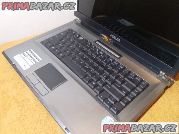 Notebook ASUS X51R - na náhradní díly nebo k opravě. Notebook ASUS X51R - na náhradní díly nebo k opravě.