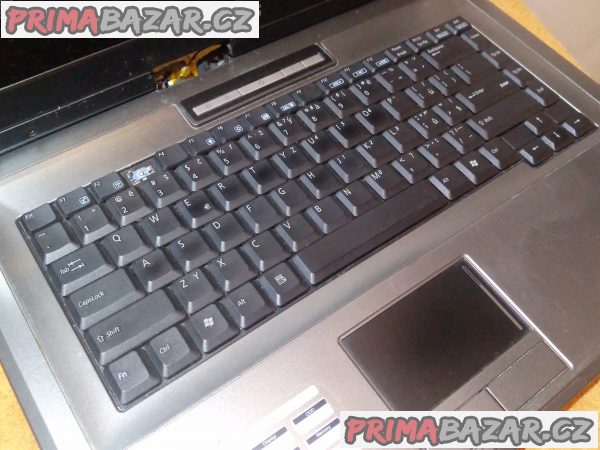 Notebook ASUS X51R - na náhradní díly nebo k opravě. Notebook ASUS X51R - na náhradní díly nebo k opravě.