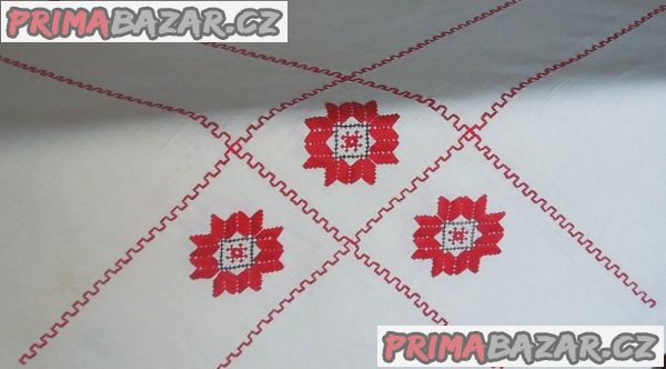 Vyšívaný velký ubrus na jídelní stůl 136x136 cm, NOVÝ - TOP STAV Vyšívaný velký ubrus na jídelní stůl 136x136 cm, NOVÝ - TOP STAV