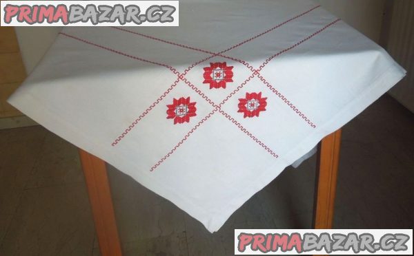 Vyšívaný velký ubrus na jídelní stůl 136x136 cm, NOVÝ - TOP STAV Vyšívaný velký ubrus na jídelní stůl 136x136 cm, NOVÝ - TOP STAV