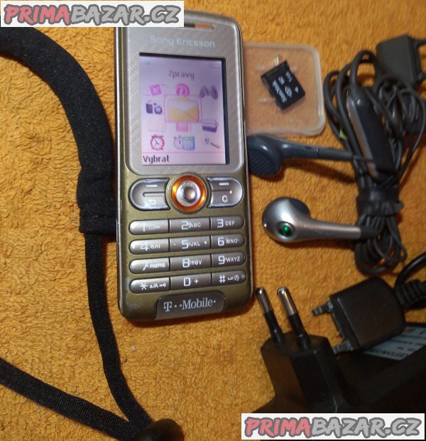 Sony Ericsson W200i - velice hezký + 4 DÁRKY!!! Sony Ericsson W200i - velice hezký + 4 DÁRKY!!!
