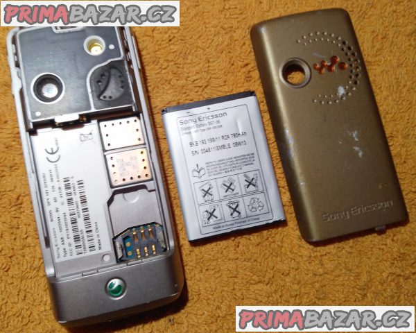 Sony Ericsson W200i - velice hezký + 4 DÁRKY!!! Sony Ericsson W200i - velice hezký + 4 DÁRKY!!!