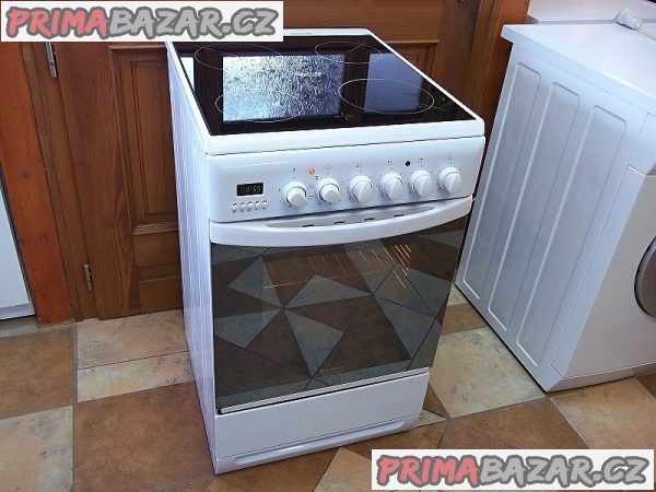 Sporák sklokeramický HOTPOINT/ARISTON šíře 50 cm horkovzduch