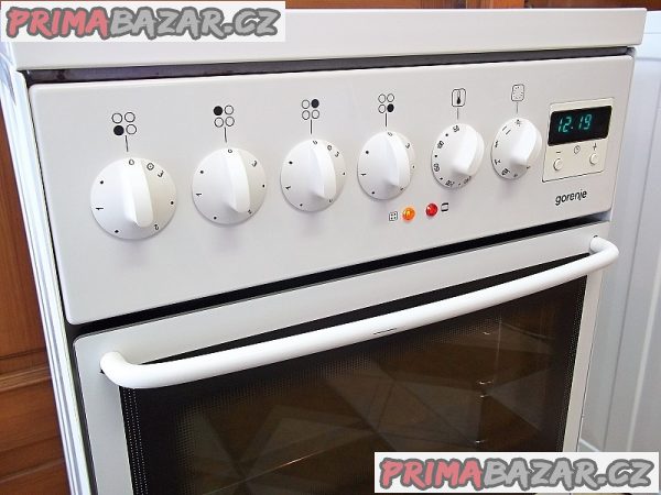 Sporák sklokeramický GORENJE šíře 50 cm horkovzduch