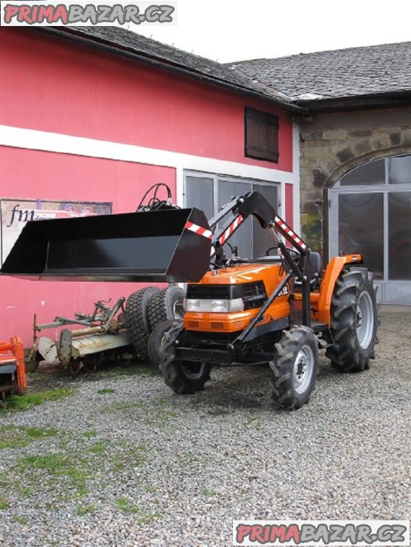 malotraktor Kubota GL 27 Grandel s nakladačem malotraktor Kubota GL 27 Grandel s nakladačem