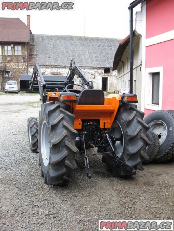 malotraktor Kubota GL 27 Grandel s nakladačem malotraktor Kubota GL 27 Grandel s nakladačem