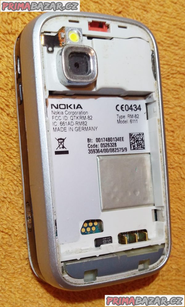 Výsuvná Nokia 6111 - k opravě nebo na náhradní díly!!! Výsuvná Nokia 6111 - k opravě nebo na náhradní díly!!!