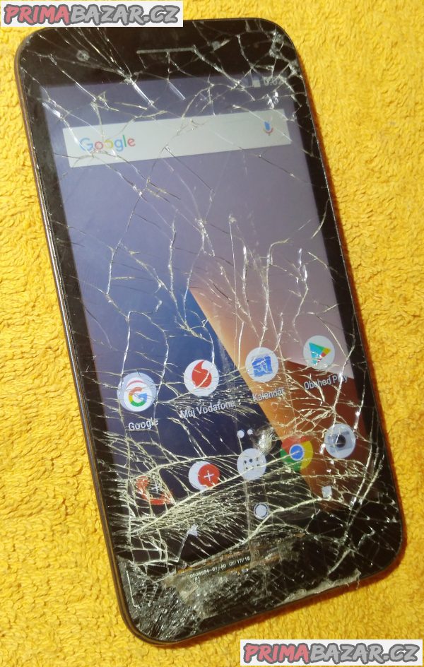 Vodafone Smart E8 - funkční s popraskaným displejem!!! Vodafone Smart E8 - funkční s popraskaným displejem!!!