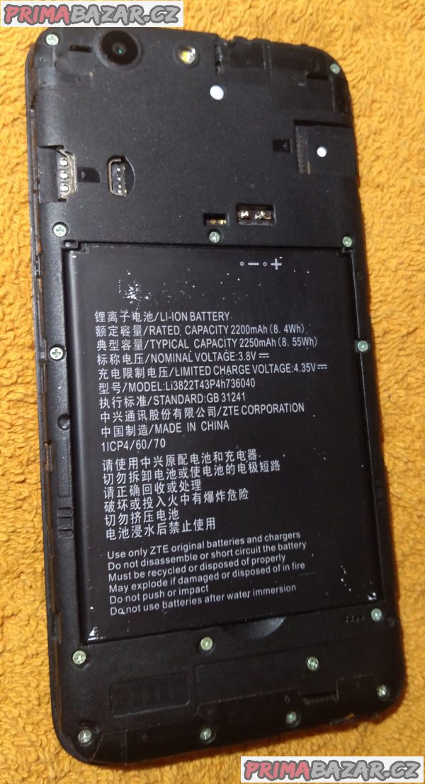 Vodafone Smart E8 - funkční s popraskaným displejem!!! Vodafone Smart E8 - funkční s popraskaným displejem!!!