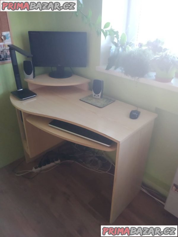 počítačový stůl