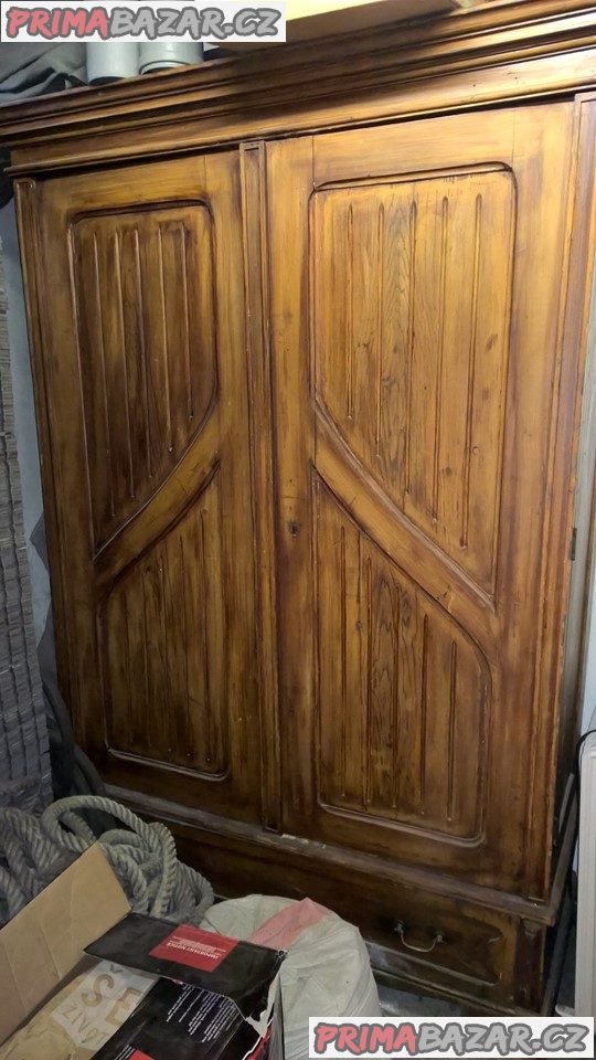 Skříně Skříně