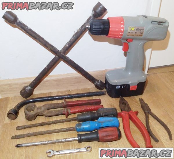 Hydraulický pojízdný zvedák 2 t + 10 DÁRKŮ!!! Hydraulický pojízdný zvedák 2 t + 10 DÁRKŮ!!!