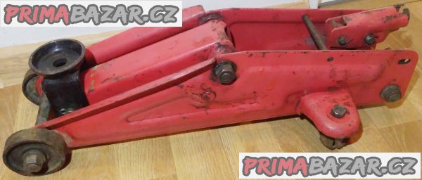 Hydraulický pojízdný zvedák 2 t + 10 DÁRKŮ!!! Hydraulický pojízdný zvedák 2 t + 10 DÁRKŮ!!!