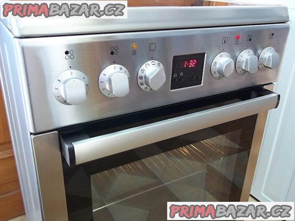 Sporák sklokeramický GORENJE šíře 50 cm nerez horkovzduch