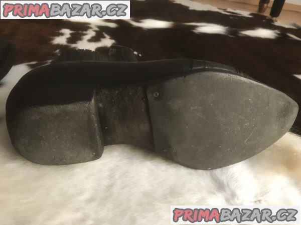 Pánské kovbojské/westernové kožené boty koně. Pánské kovbojské/westernové kožené boty koně.
