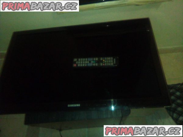 TV 125 cm a 125 a jedna 50 cm volejte TV 125 cm a 125 a jedna 50 cm volejte