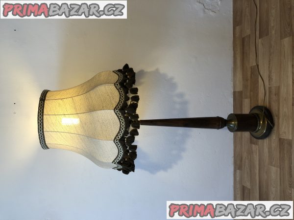 Těžká stojací starožitná mosazná lampa