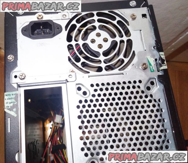 PC skříň Acer Aspire M1100 + zdroj a čtečka a DVD. PC skříň Acer Aspire M1100 + zdroj a čtečka a DVD.