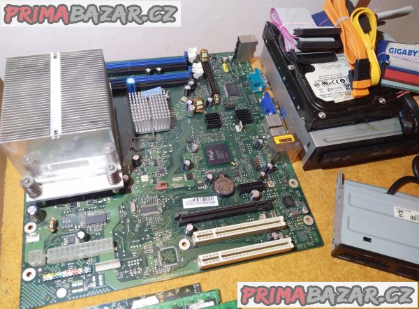 Fujitsu D2312-A23 GS1 + procesor- chladič- HDD- DVD a 2 GB RAM!!! Fujitsu D2312-A23 GS1 + procesor- chladič- HDD- DVD a 2 GB RAM!!!
