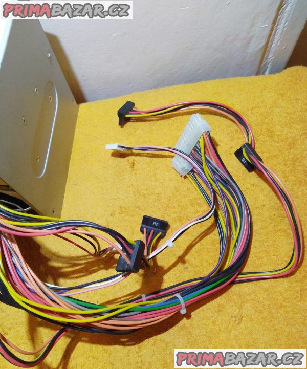 2x PC zdroj 230 a 300 W - LEVNĚ!!! 2x PC zdroj 230 a 300 W - LEVNĚ!!!