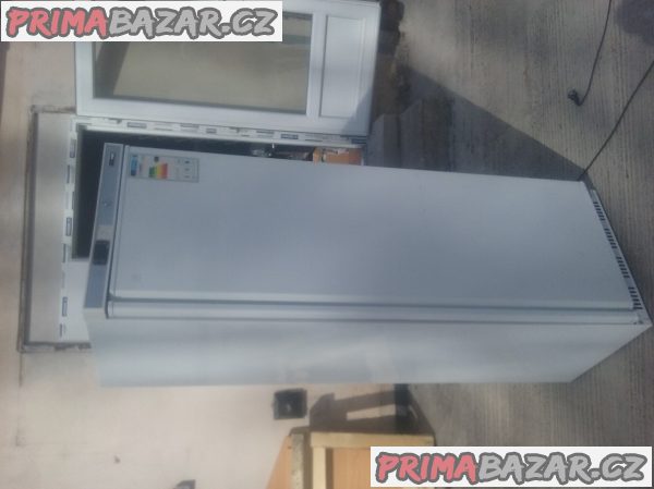 Lednička do kuchyně 350 L Lednička do kuchyně 350 L