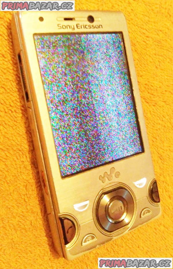 Výsuvný Sony Ericsson W995 - k opravě nebo na náhradní díly!!! Výsuvný Sony Ericsson W995 - k opravě nebo na náhradní díly!!!