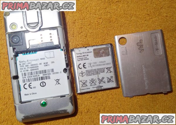 Výsuvný Sony Ericsson W995 - k opravě nebo na náhradní díly!!! Výsuvný Sony Ericsson W995 - k opravě nebo na náhradní díly!!!