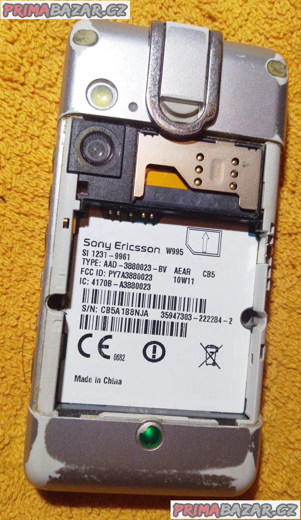 Výsuvný Sony Ericsson W995 - k opravě nebo na náhradní díly!!! Výsuvný Sony Ericsson W995 - k opravě nebo na náhradní díly!!!