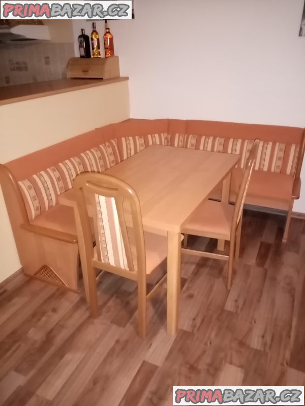 Rohová lavice židle a stůl