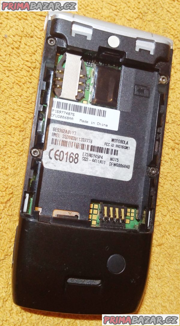 Véčko Motorola W375 - k opravě nebo na náhradní díly!!!