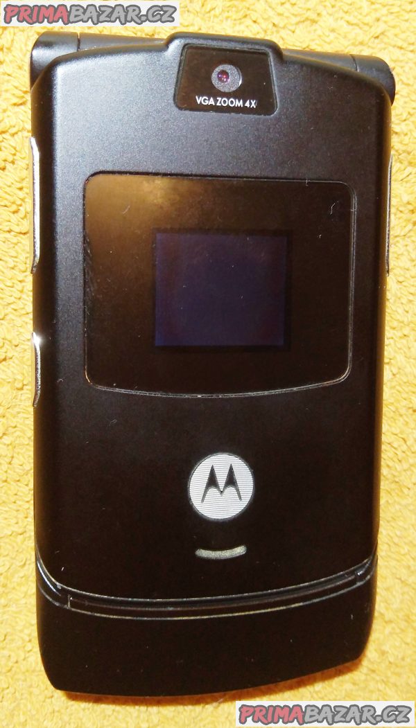 Véčko Motorola RAZR V3 - jako nový, ale nejde malý displej!!! Véčko Motorola RAZR V3 - jako nový, ale nejde malý displej!!!