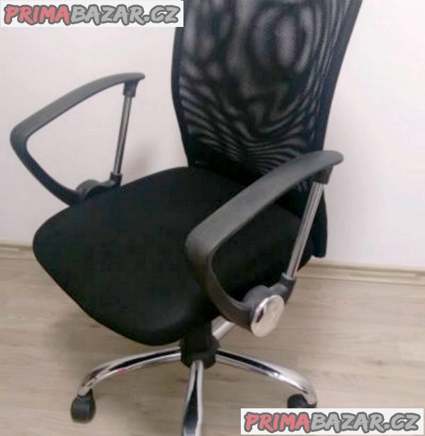 Moderní kancelářské křeslo v bezvadném stavu ! Moderní kancelářské křeslo v bezvadném stavu !
