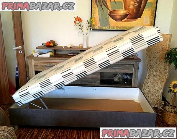 Prodám dvě velmi pěkné, kvalitní válendy Prodám dvě velmi pěkné, kvalitní válendy