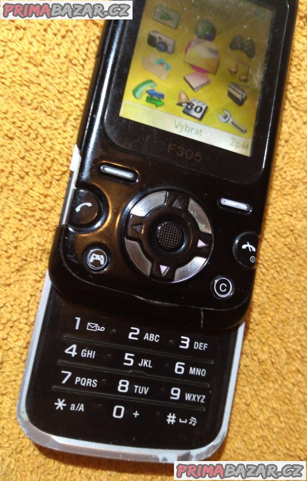 Vysouvací Sony Ericsson F305 + 3 DÁRKY!!! Vysouvací Sony Ericsson F305 + 3 DÁRKY!!!