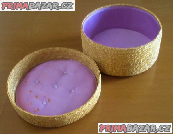 Retro krabice na šicí potřeby Retro krabice na šicí potřeby