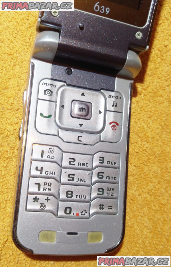 Výklopný Philips 639 - hezký, funkční, ale blbne vnitřní displej!!! Výklopný Philips 639 - hezký, funkční, ale blbne vnitřní displej!!!